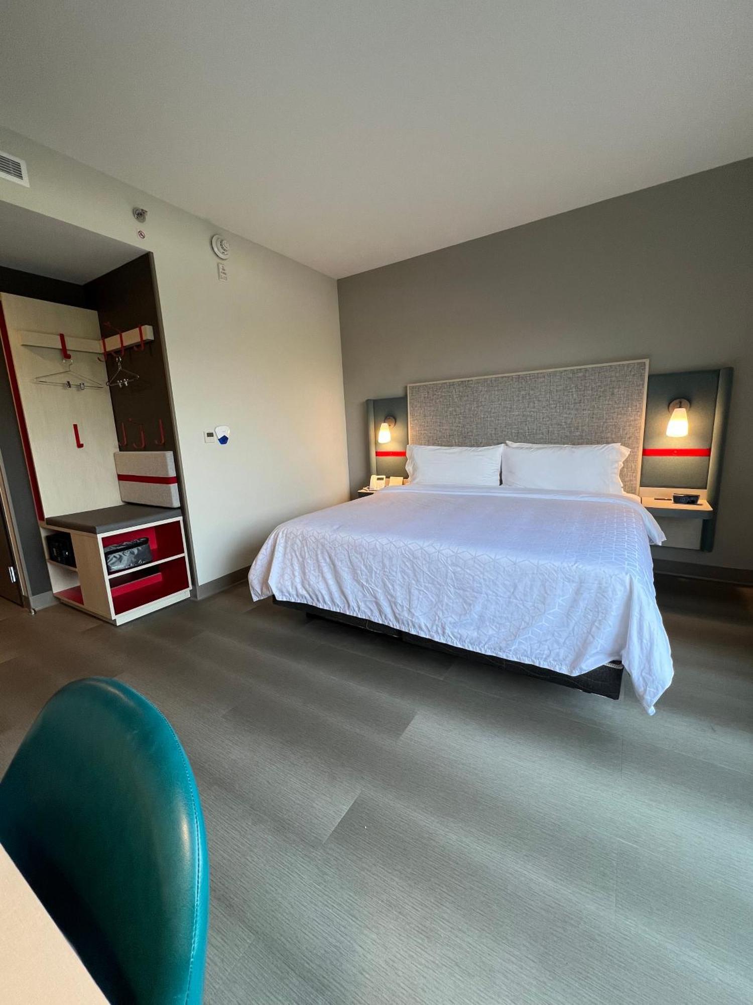 Avid Hotels - Guadalajara Av Vallarta Pte By Ihg Сапопан Экстерьер фото